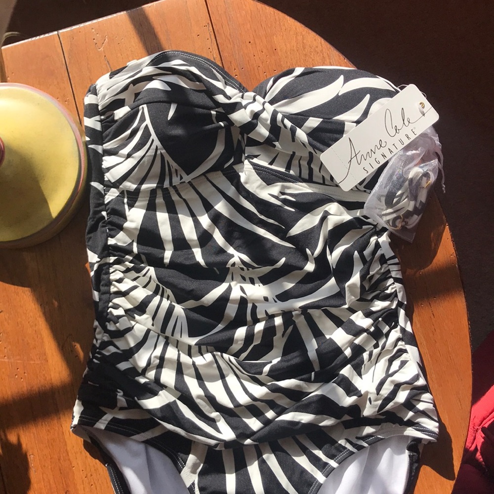 Anne Cole Signature bandeau swimsuit size 8